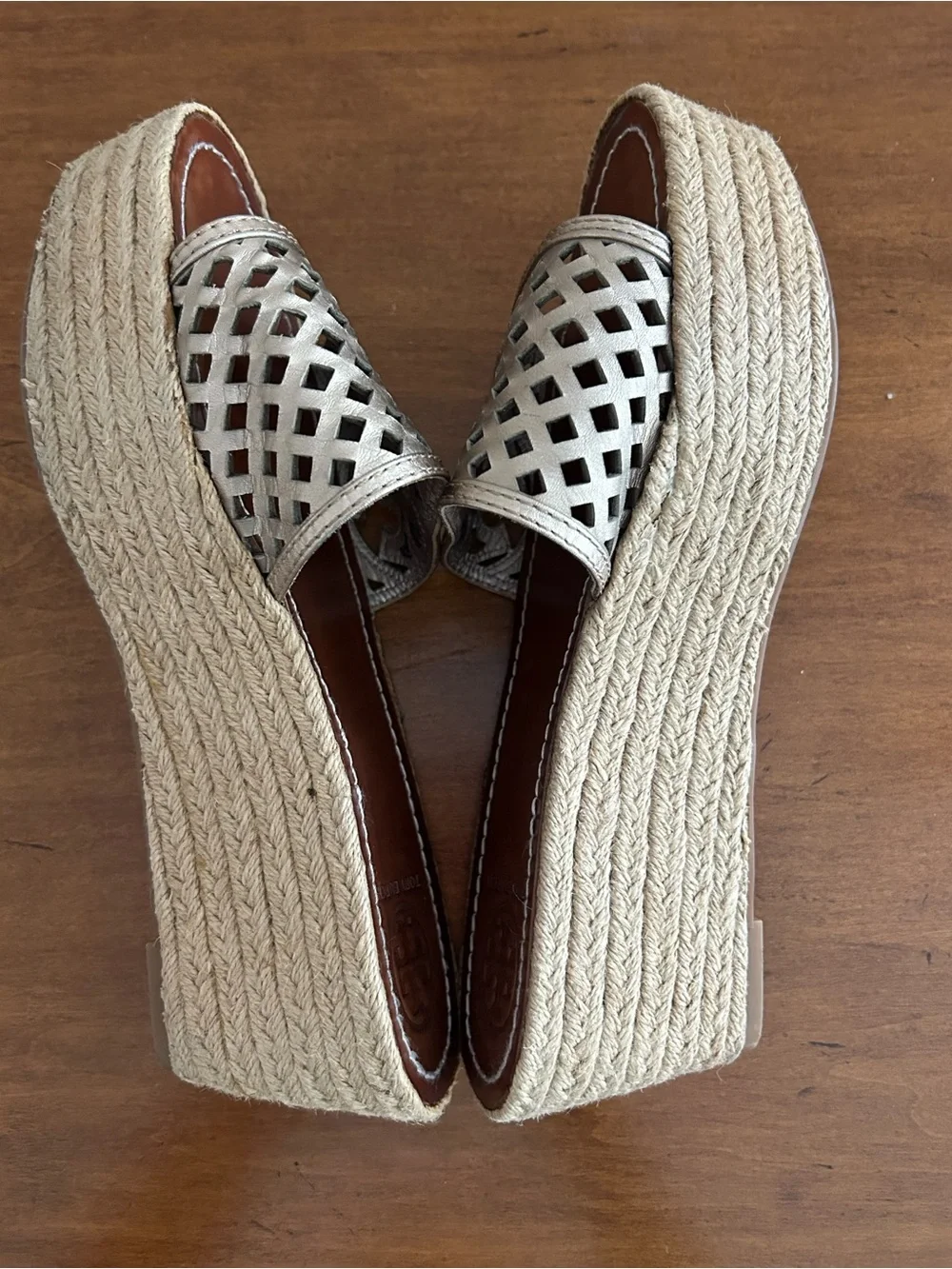✨ Tory Burch Thatched Gold Perforated Leather Espadrille Wedge Slides EUC Size L